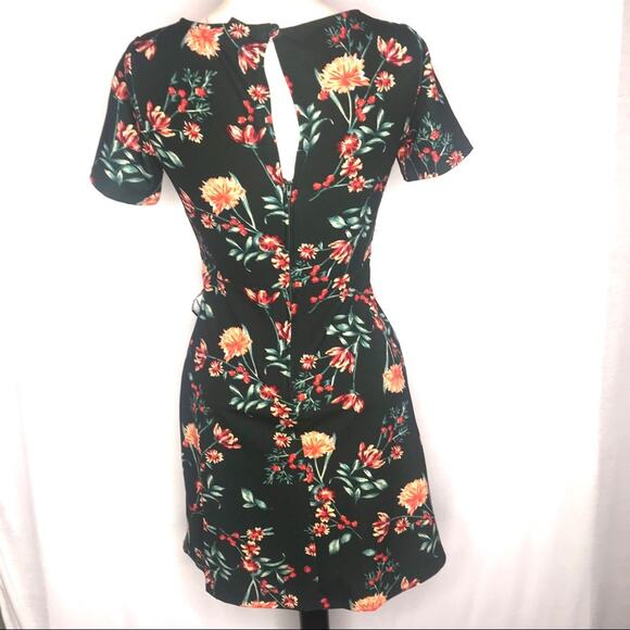 V). B. Darlin Floral Fit Flare Dress Black Red 9/10 - Picture 4 of 10